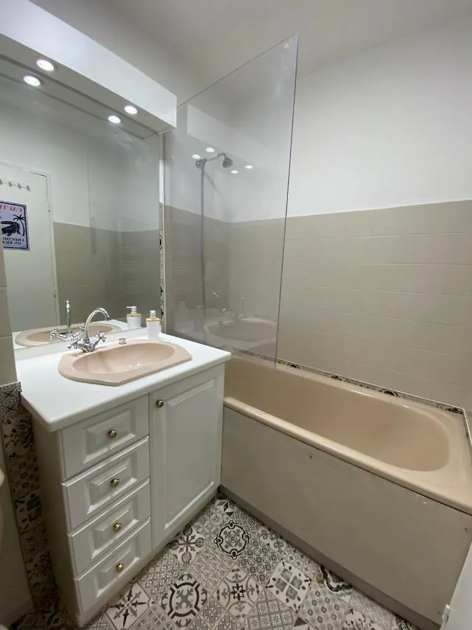 Charmant Studio A Saint Mandrier Sur Mer Apartment 0*, Saint-Mandrier-sur-Mer